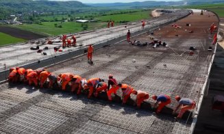IMAGINI spectaculoase de pe A3: Se lucrează în forță pe Zimbor - Poarta. Uite cum cucerește "armata" UMB dealurile transilvănene