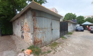 Garaje cu panouri solare în Mănăştur! O redută a garajelor de cartier rezistă, deşi multe altele din acelaşi calup au fost demolate de câţiva ani