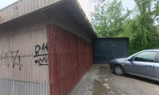 Garaje cu panouri solare în Mănăştur! O redută a garajelor de cartier rezistă, deşi multe altele din acelaşi calup au fost demolate de câţiva ani