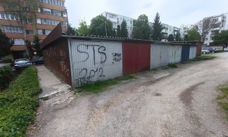 Garaje cu panouri solare în Mănăştur! O redută a garajelor de cartier rezistă, deşi multe altele din acelaşi calup au fost demolate de câţiva ani