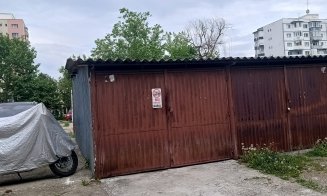 Garaje cu panouri solare în Mănăştur! O redută a garajelor de cartier rezistă, deşi multe altele din acelaşi calup au fost demolate de câţiva ani