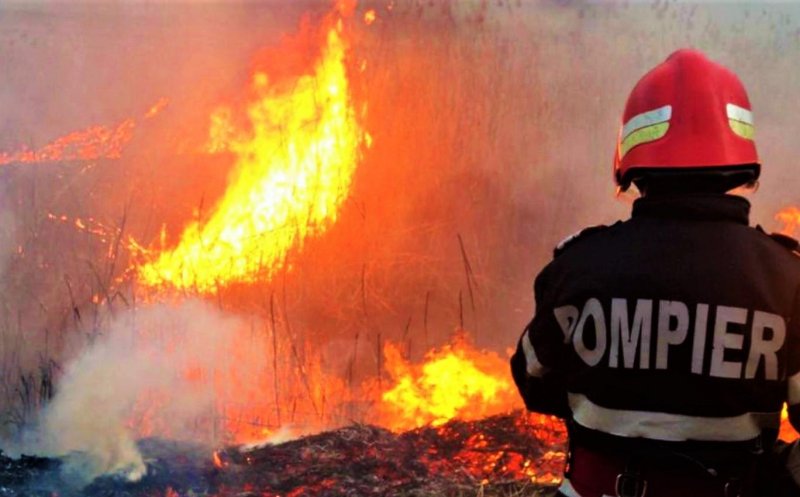 Incendiu puternic într-o localitate din Cluj: O casă a luat FOC