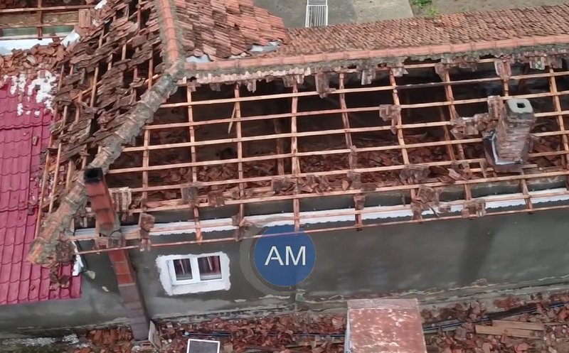 Sat distrus de grindină: 220 de locuințe arată ca după bombardamente