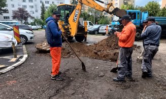 Vine ASFALTUL! Locatarii unui bloc din Cluj nu mai trebuie să pună, mână de la mână, bani pentru a umple gropile din faţa blocului
