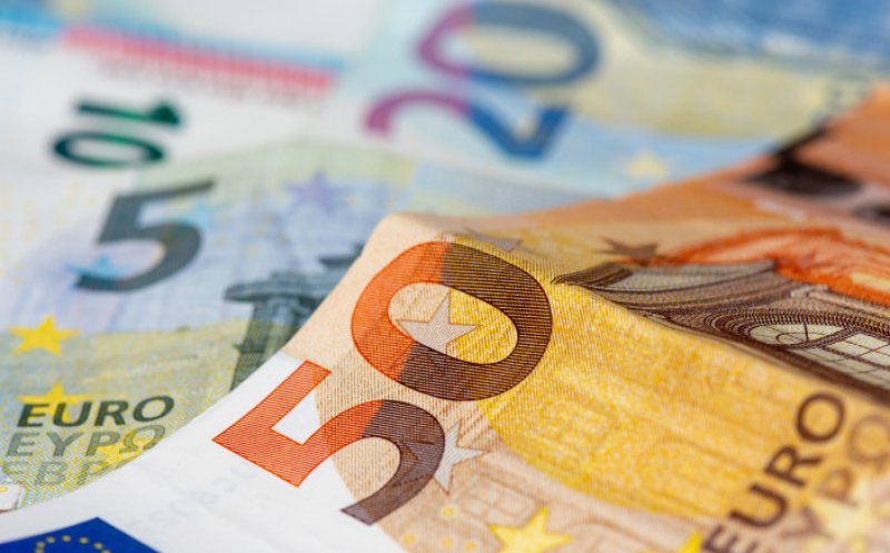 Euro atinge noi valori RECORD. Cât e cursul la casele de schimb din Cluj și la bănci