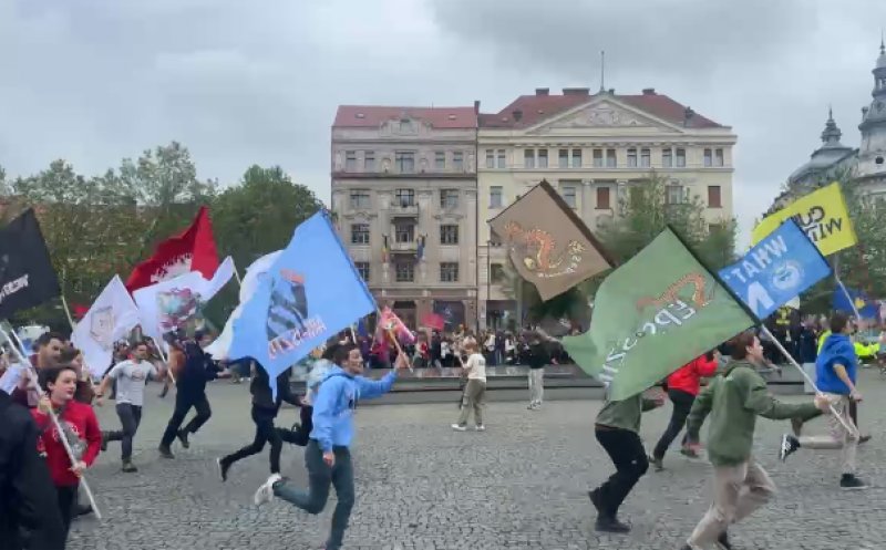 Au început Zilele Studenților Maghiari! Sute de tineri s-au adunat în centrul Clujului pentru da startul evenimentului