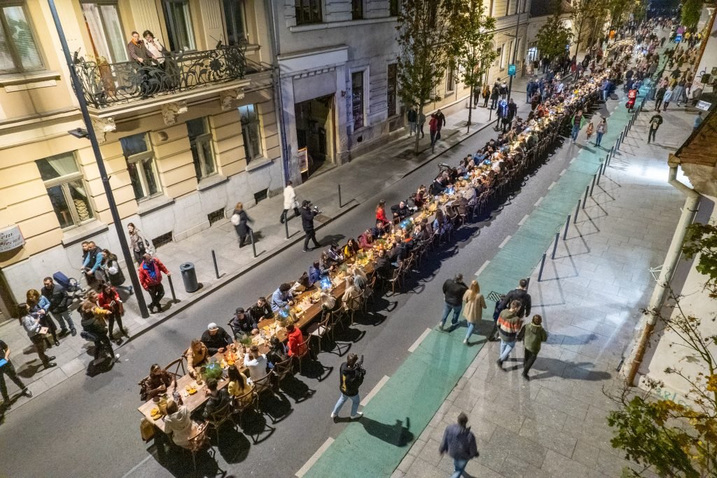 „Midnight Snack” la Zilele Clujului 2025. Clujenii sunt invitaţi la cina de la miezul nopţii, pe Iuliu Maniu