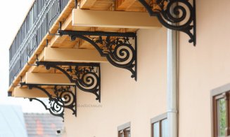 O fostă clădire dărăpănată din judeţul Cluj, transformată în "bijuterie". Ce utilitate vor avea spaţiile recent renovate
