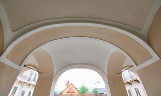 O fostă clădire dărăpănată din judeţul Cluj, transformată în "bijuterie". Ce utilitate vor avea spaţiile recent renovate