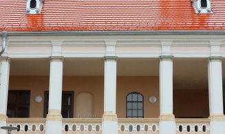O fostă clădire dărăpănată din judeţul Cluj, transformată în "bijuterie". Ce utilitate vor avea spaţiile recent renovate