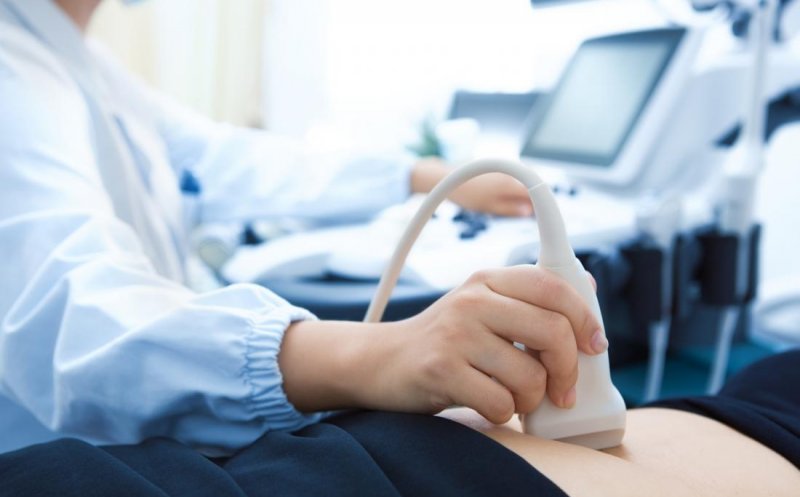 Peste 2.500 de cabinete de medicină de familie vor fi dotate, până la vară, cu electrocardiografe și ecografe