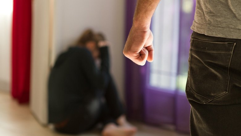 La fiecare 10 secunde, în România, o femeie este bătută de partener