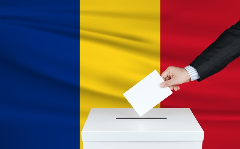 Alegeri prezidențiale | Pe ce poziții sunt, pe buletinele de vot, cei doi candidați / Campania electorală se încheie sâmbătă dimineață