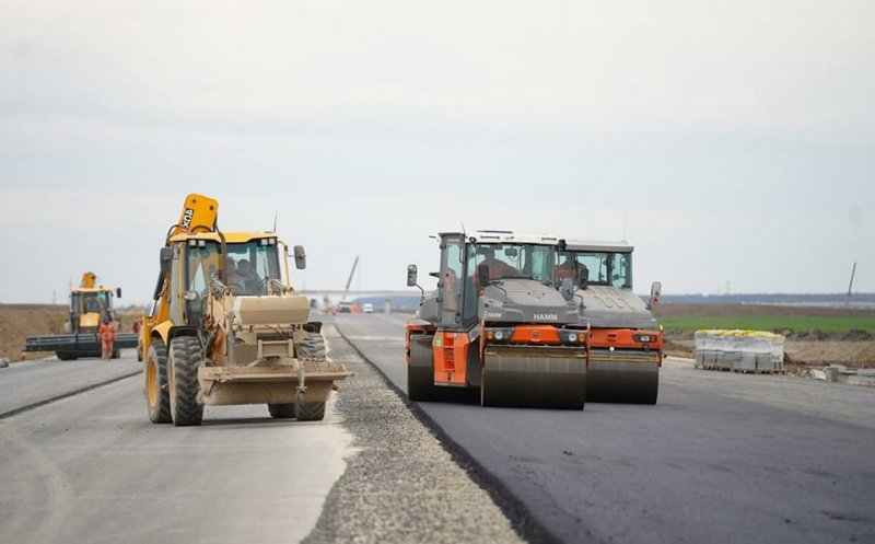 Ministrul Transporturilor: La 20 de ani după Bechtel, se lucrează pe toate loturile de pe Autostrada Transilvania/ Contractele UMB, gata la sfârşit de an