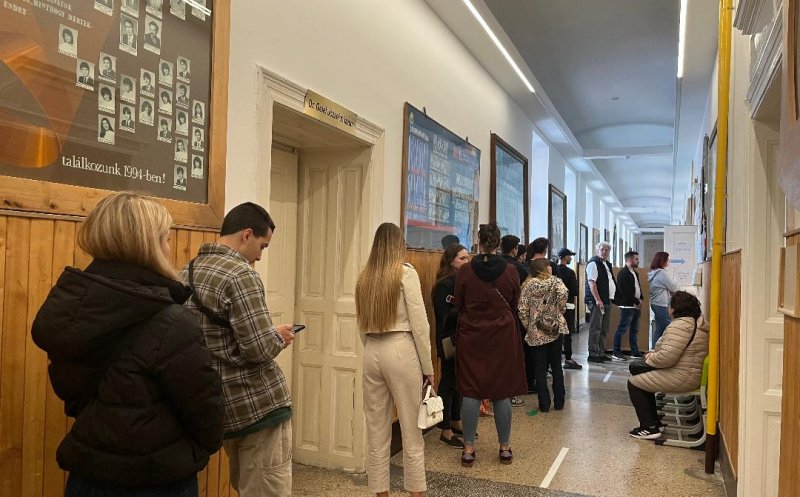 La Cluj-Napoca, în unele secții oamenii au stat la coadă ca să voteze / „Vrem să mergem înainte, nu înapoi"
