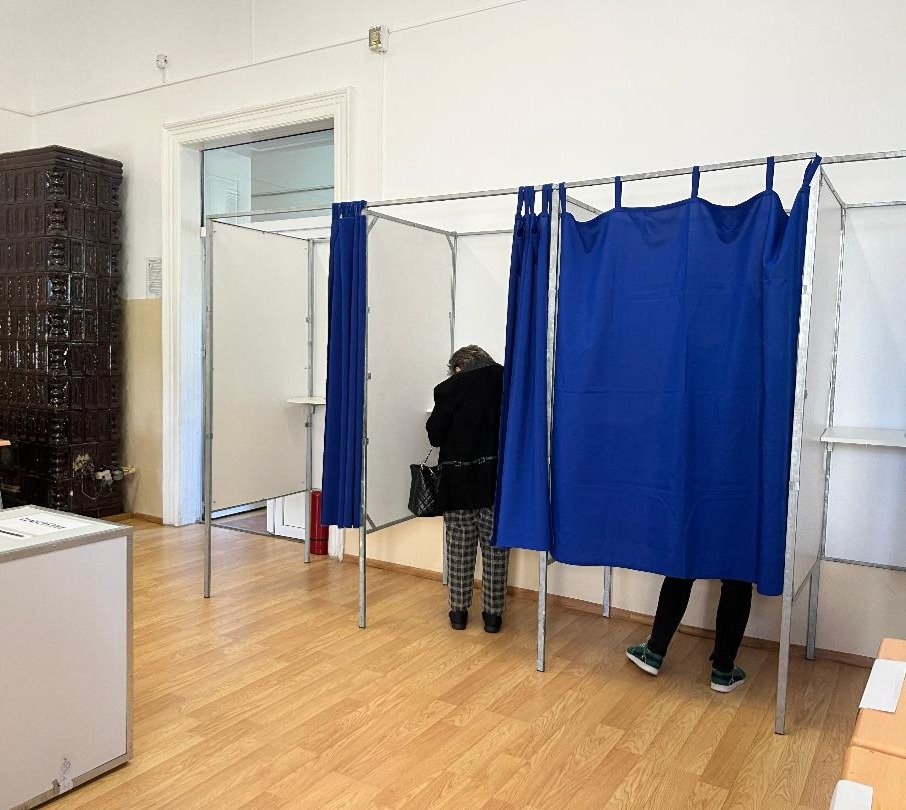 Cum comentează analiștii politici clujeni rezultatul votului de la alegerile prezidențiale / Scenarii pentru alcătuirea viitorului guvern
