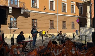Cafea cu iz de Jazz in the Park în mijlocul orașului: o dimineață cu JazzyBIT în Piața Muzeului