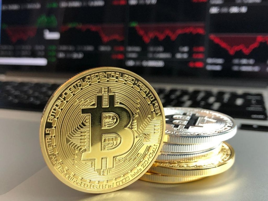 Bitcoin atinge un nou RECORD. Cât e prețul criptomonedei