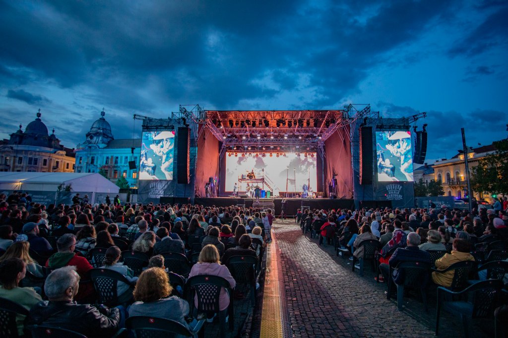 Zilele Clujului: "Chiritza în concert" a umplut Piaţa Unirii din centrul oraşului