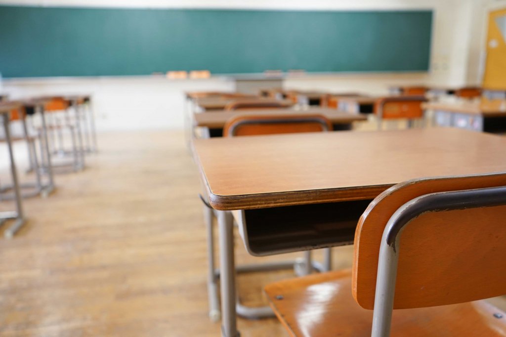 Zi liberă pentru elevi și profesori, joi, de Ziua Învățătorului. Urmează, apoi, minivacanța de Rusalii