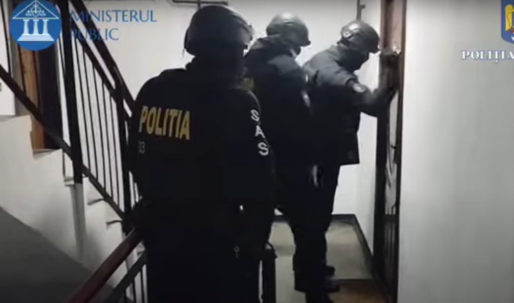 Percheziții în Cluj într-un dosar complex de tâlhărie, fraudă informatică și lipsire de libertate