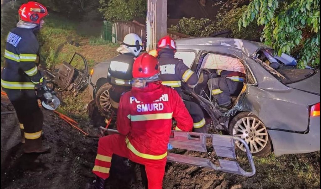 "Un sac negru. Corpul băiatului, ridicat cu grijă, și apoi... fermoarul. Un sunet care rupe suflete..."