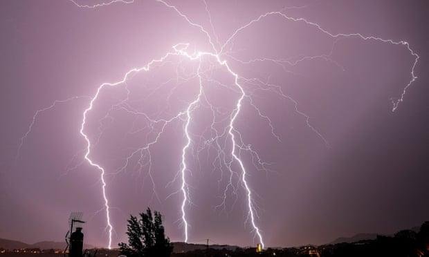 RO-ALERT emis în județul Cluj: Cod portocaliu de furtună și grindină pentru mai multe localități
