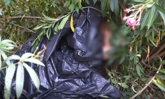 Româncă și fetiţa ei de 5 luni, găsite moarte într-un parc din Roma. Cadavrul femeii era într-un sac de gunoi