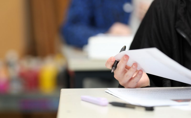 Peste 3.000 de absolvenți ai claselor a XII-a din Cluj vor susține, începând de marți, probele scrise ale Bacalaureatului