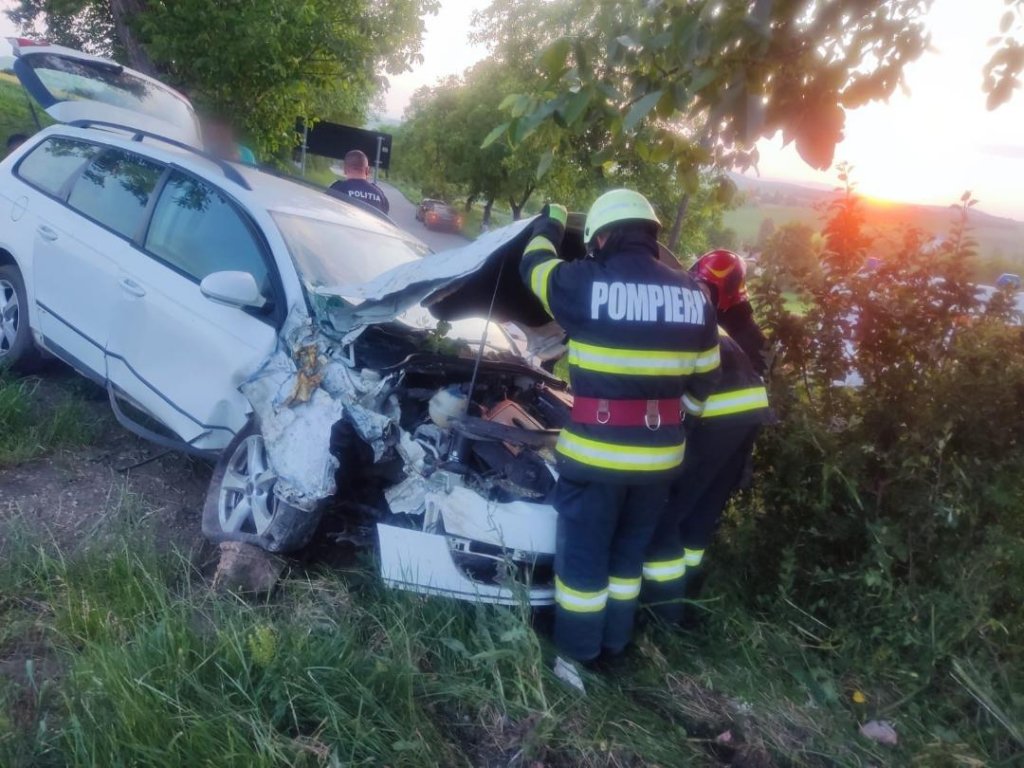 Accident rutier într-o localitate clujeană. Un bărbat a fost transportat la spital