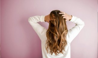 4 sfaturi de la hairstiliști pentru un păr moale și mătăsos în fiecare zi
