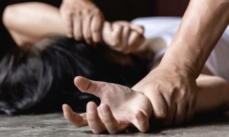 Minore violate timp de 10 ani de tatăl biologic / Denunțul a fost făcut chiar de mama fetelor