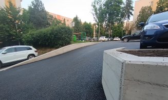 Asfaltul NOU-NOUŢ din Mănăştur, motiv de invidie pentru vecinii care au rămas cu gropile în bătătură / Unde se mai face chetă în cartier la bascule cu