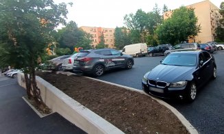 Asfaltul NOU-NOUŢ din Mănăştur, motiv de invidie pentru vecinii care au rămas cu gropile în bătătură / Unde se mai face chetă în cartier la bascule cu pietriș pentru „plombat cratere”