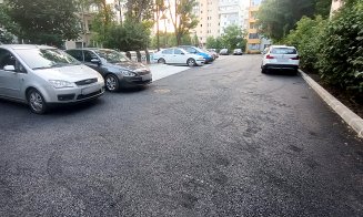 Asfaltul NOU-NOUŢ din Mănăştur, motiv de invidie pentru vecinii care au rămas cu gropile în bătătură / Unde se mai face chetă în cartier la bascule cu