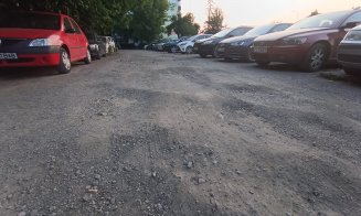 Asfaltul NOU-NOUŢ din Mănăştur, motiv de invidie pentru vecinii care au rămas cu gropile în bătătură / Unde se mai face chetă în cartier la bascule cu