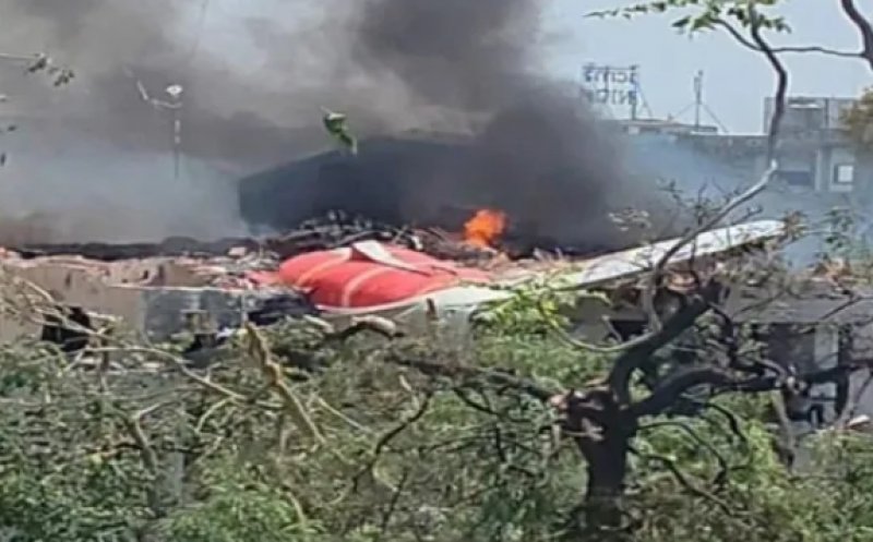 Accidentul de avion din India. MAE investighează dacă sunt și români implicați
