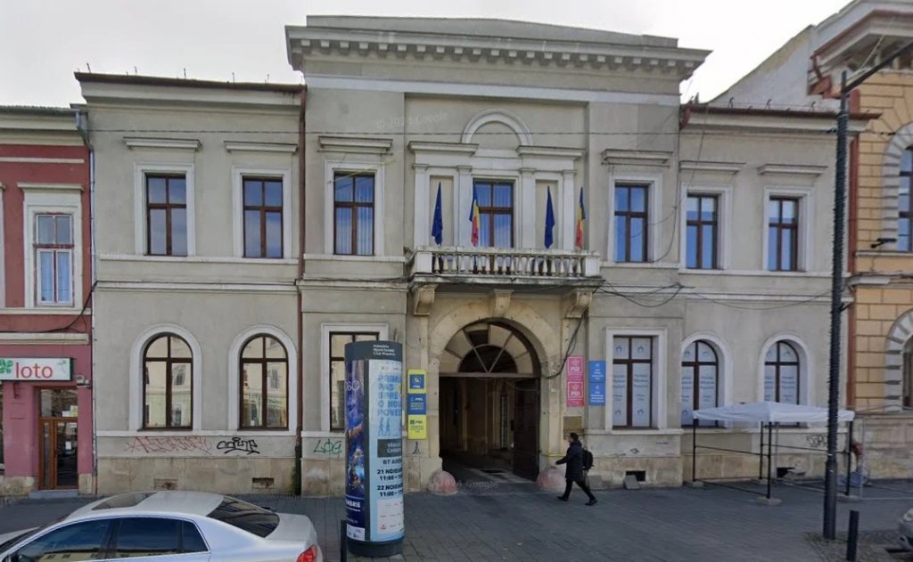2 ORE de contre pe tema Uniunii Vatra Românească, o organizație de extremă dreapta. Au chirie în centrul Clujului, de 1 leu/mp