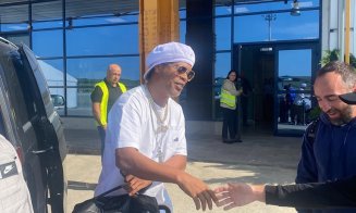 Ronaldinho a ajuns la Cluj. Brazilianul va juca alături de alți foști mari jucători internaționali