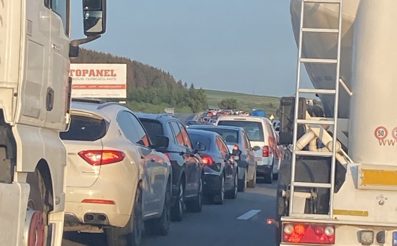 Trafic infernal lângă Tureni din cauza unui accident. Cozi kilometrice pe drumul spre Turda