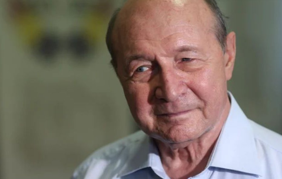 Traian Băsescu, operat de urgență pe cord, la Paris