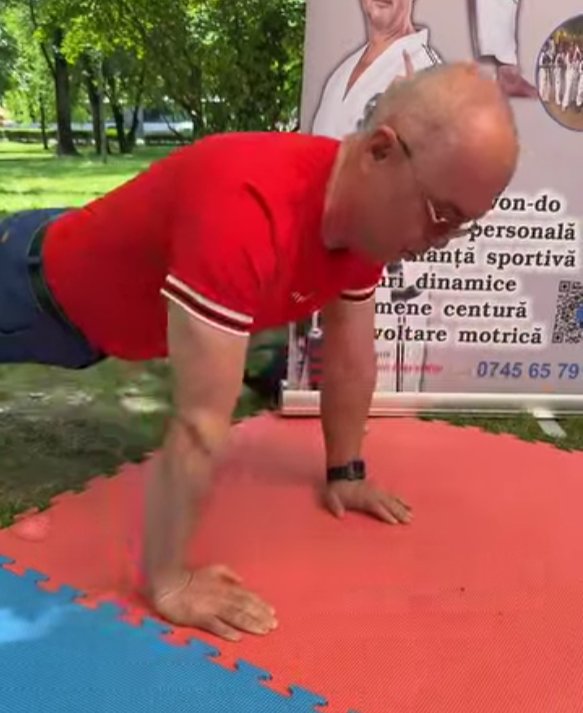 Boc a făcut un LIVE-maraton de la Sports Festival - flotări, box, pase cu mingea și muuulte poze: "Vreau să le prezint un pic clujenilor ce se întâmplă aici"