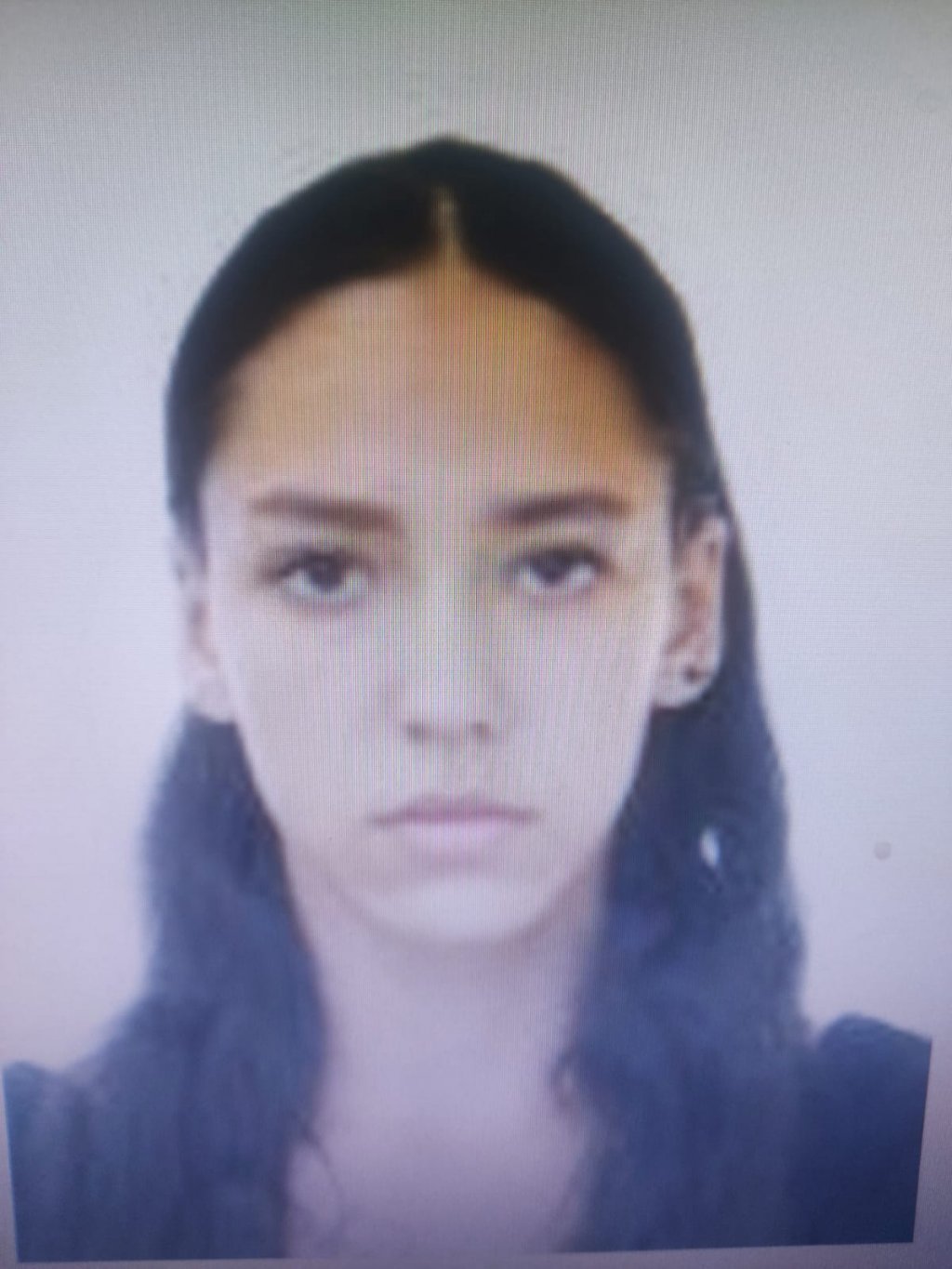 Adolescentă de 15 ani din Cluj-Napoca, dată dispărută. Sunaţi la 112 dacă o vedeți!