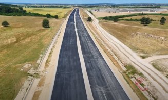 Mobilizare bună a lui Erbașu pe Suplacu de Barcău – Chiribiș! Pe tronsonul "muzeu" a început să apară asfaltul