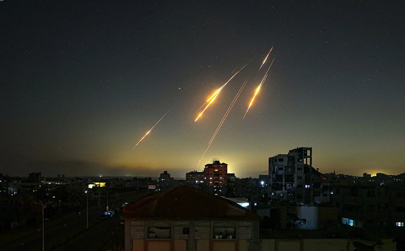 Români blocaţi în Israel și Iran. Spaţiile aeriene ale celor două state sunt închise, iar cursele aeriene anulate / Mesajul MAE