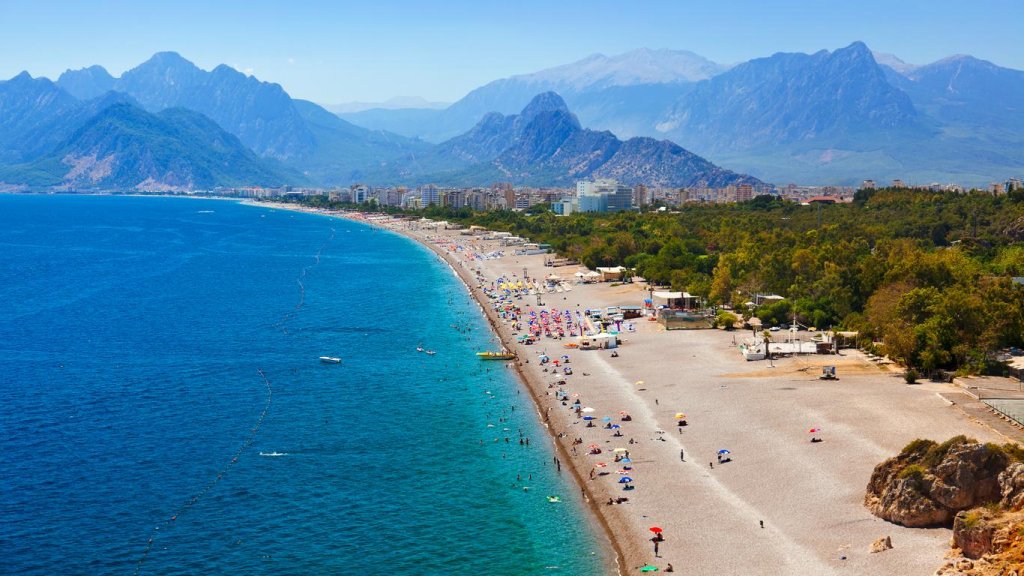 Planuri pentru 2026: curse directe şi între Cluj şi Antalya
