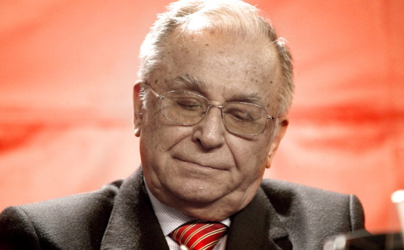 Ion Iliescu rămâne internat la ATI. Ce spun medicii despre starea fostului președinte
