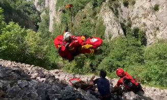 Cine sunt cele două persoane accidentate grav în Cheile Turzii. Victimele, transportate la spital cu elicopterul SMURD
