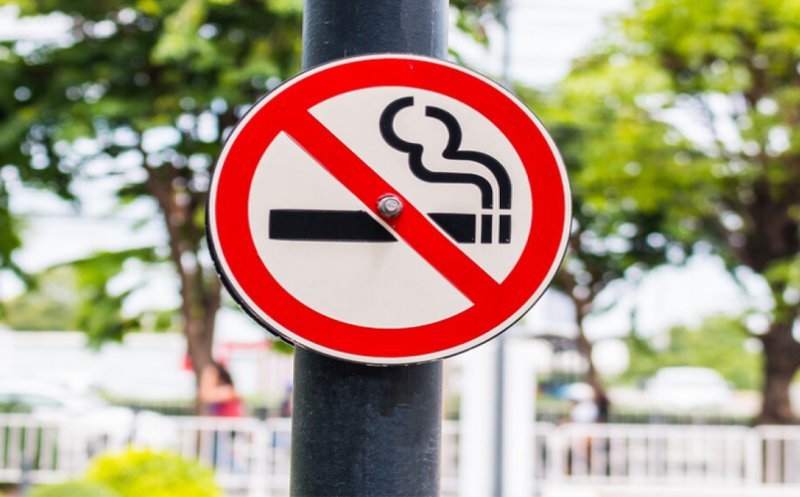 O asociație din București vrea să dea în judecată Primăria Cluj-Napoca. Motivul: interzicerea fumatului în spațiile publice