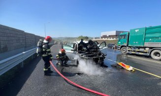 Incendiu pe un drum din Cluj: O mașină s-a făcut scrum